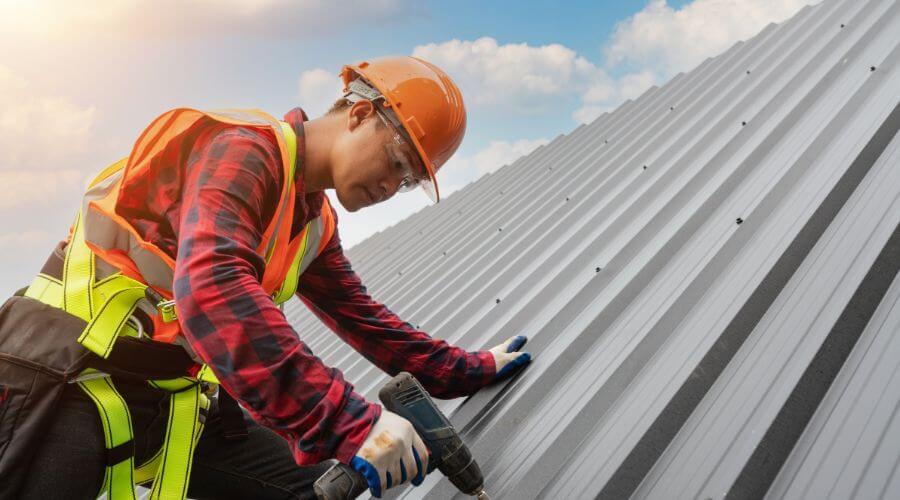 Professional gutter cleaning in Yelm, WA